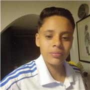 Entrenador deportivo profe con niño de edades 4 a 11 años